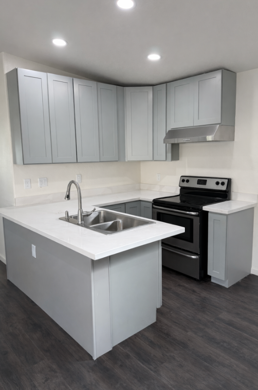 Salinas House: 367 Chaparral St