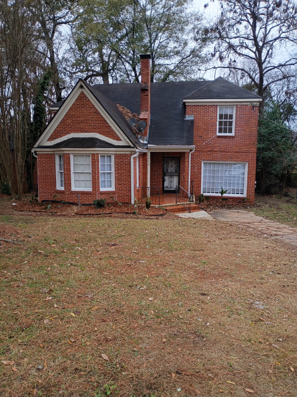 Montgomery House: 2026 Bullard St