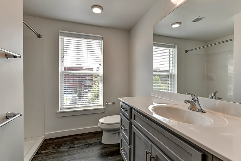 Lancaster Apartment: 550 New Holland Ave