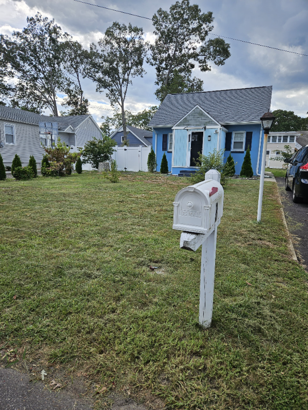 Toms River House: 8 Bash Rd