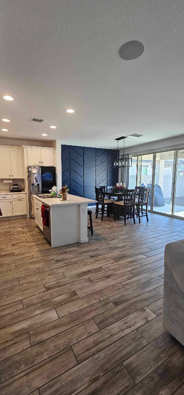 Avondale House: 4806 S 118th Ave