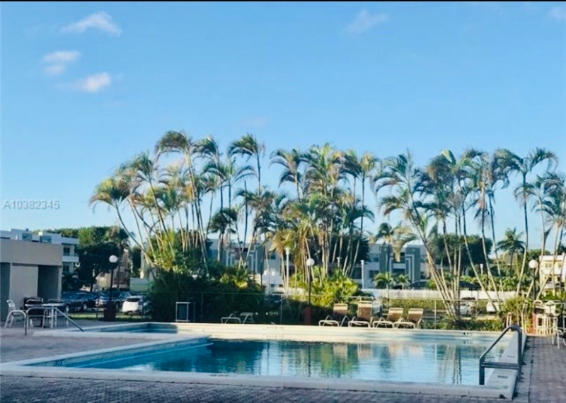 Miami Condo: 10865 SW 112th St