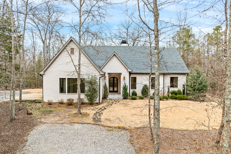 Waverly House: 323 Lee Road 88