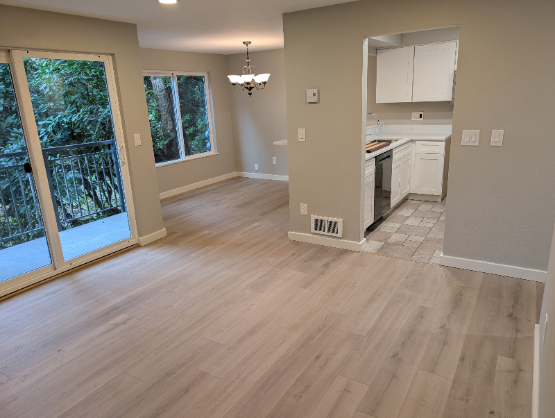 Kirkland Condo: 12704 NE 144th St