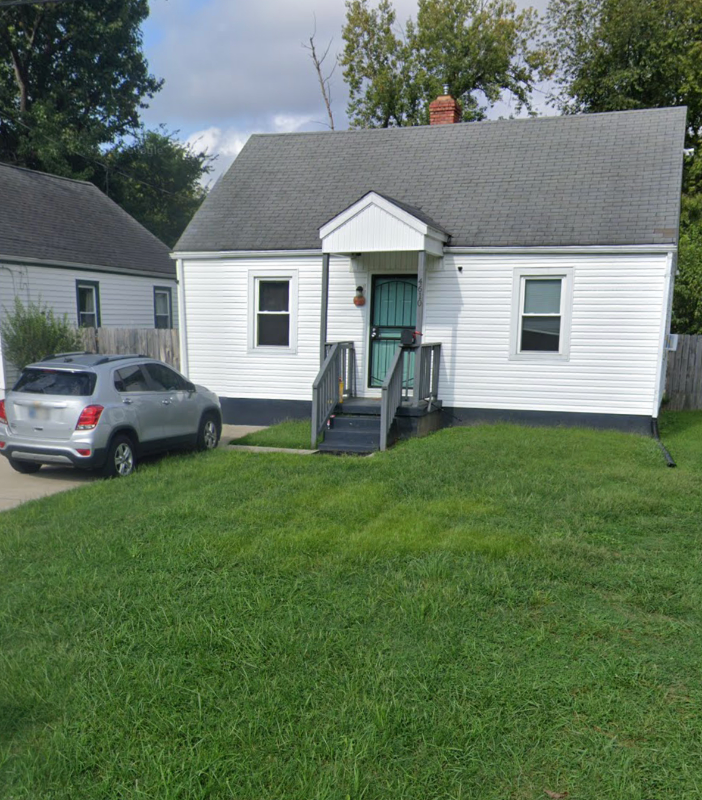 Louisville House: 4610 Picadilly Ave