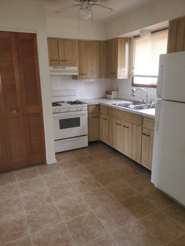 North Canton Townhome: 377 Pershing Ave NE