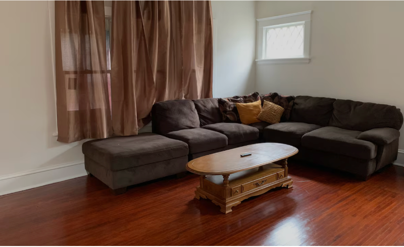 Minneapolis House: 2818 Dupont Ave N