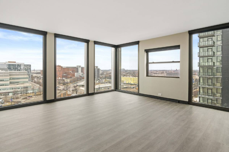 Chicago Condo: 1954 W Ogden Ave