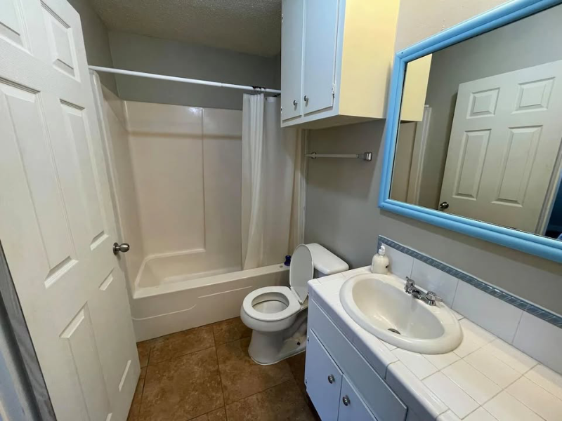 Kyle House: 614 S Groos St