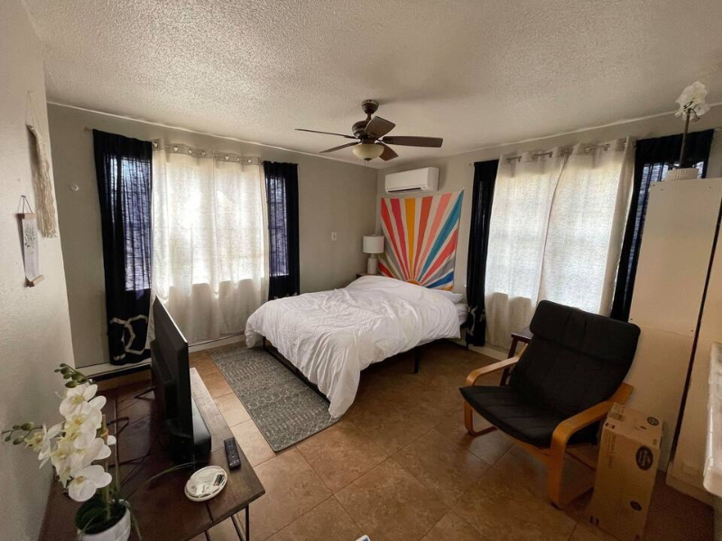 Kyle House: 614 S Groos St