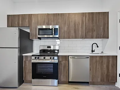 Philadelphia Apartment: 1500 W Tioga St, Philadelphia, PA 19140, USA