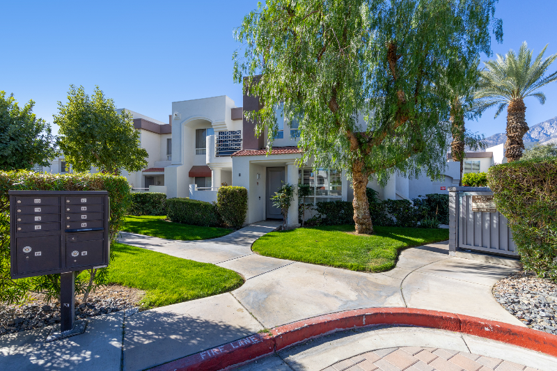 Palm Springs Condo: 401 S El Cielo Rd