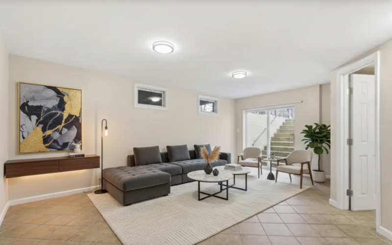 Manassas House: 8310 Rolling Road