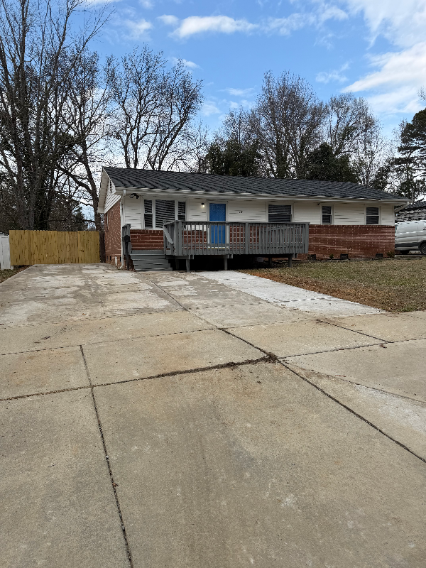 Charlotte House: 4217 Colebrook Dr