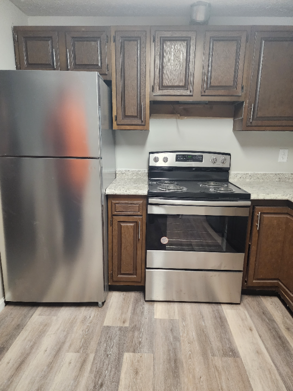 North Canton Townhome: 201 Rose Lane St SW