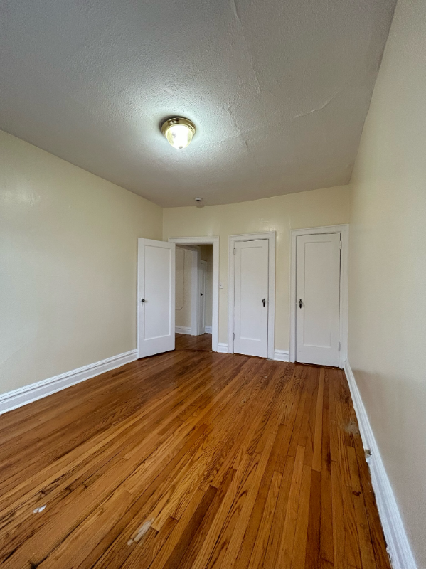 Jersey city Apartment: 35 Kensington Ave