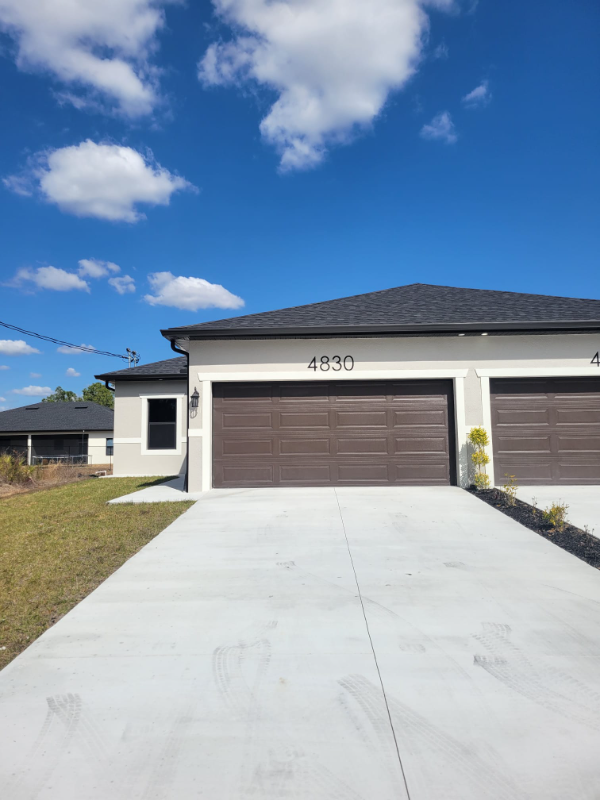 LEHIGH ACRES Multiplex: 4828 - 4830 30TH ST SW