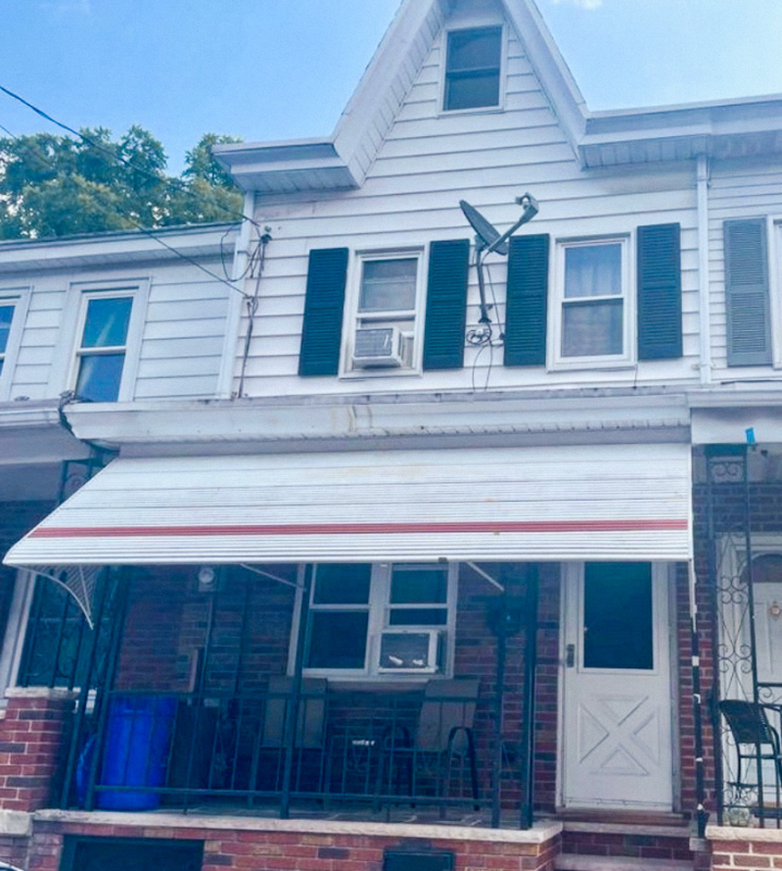 St Clair Townhome: 229 S Nicholas Street