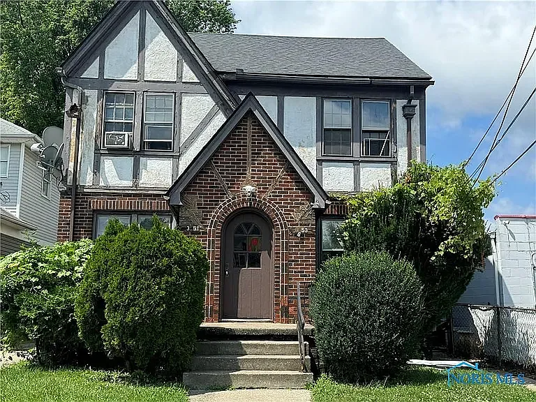 Toledo Multiplex: 3951 Hazelhurst Ave