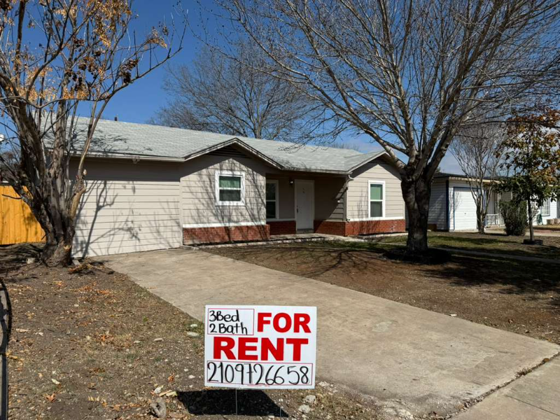 San Antonio House: 215 Laurelwood