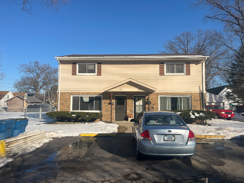 Chesterton Townhome: 721 West St,