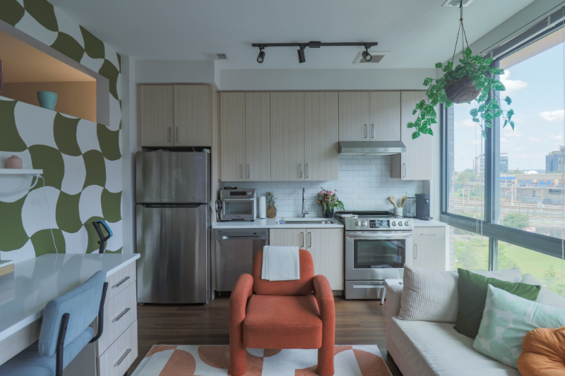 Washington House: 1550 Harry Thomas Way NE