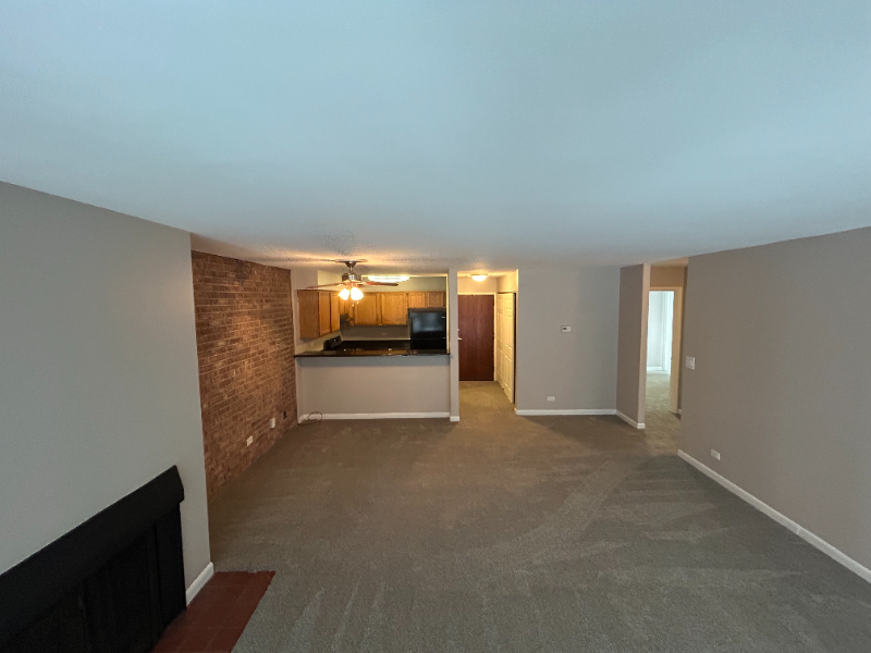 Lisle Apartment: 5650 Abbey Dr.