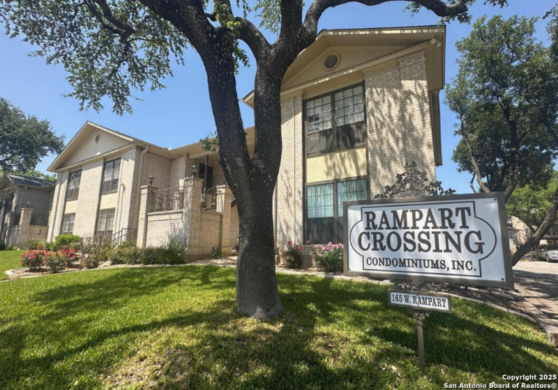 San Antonio Condo: 165 Rampart