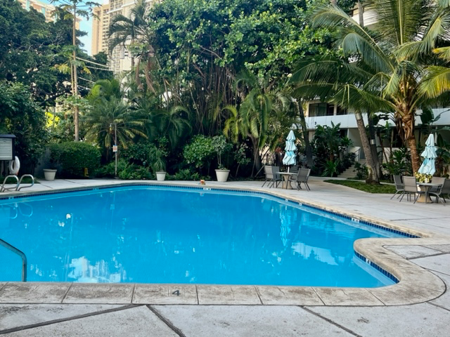 Honolulu Condo: 425 Ena Rd