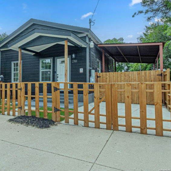 San Antonio Multiplex: 210 N. San Jacinto #1