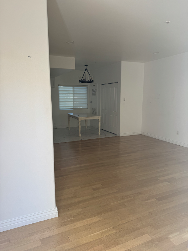 Van Nuys Condo: 15053 Victory Blvd