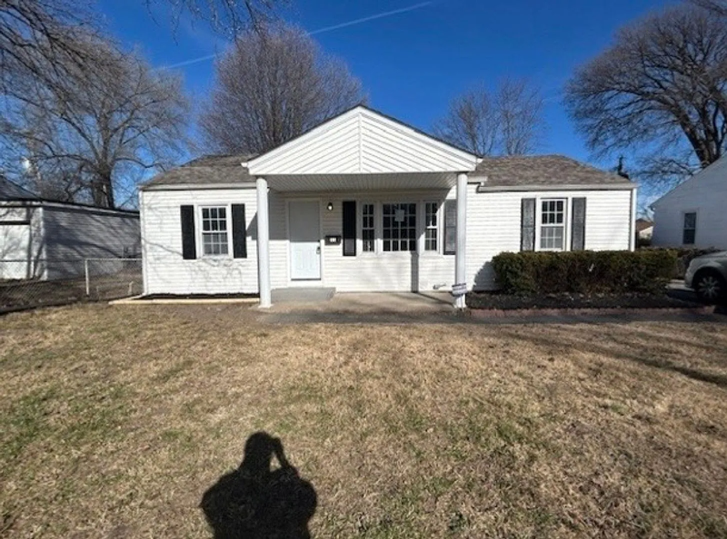 Cahokia House: 11 Hissrich St