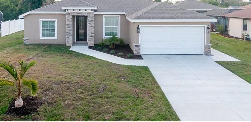 Englewood House: 10157 Seabrook Ave