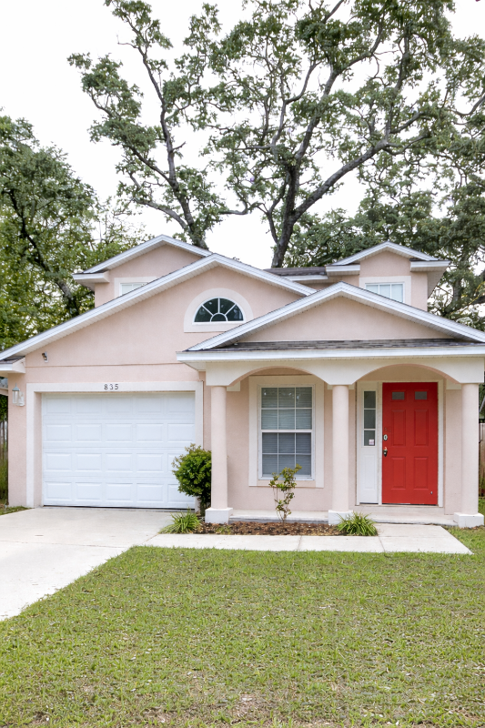 Orlando House: 835 Mcfall Ave