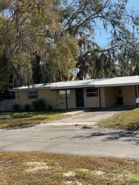 Arcadia House: 907 N Waldron St