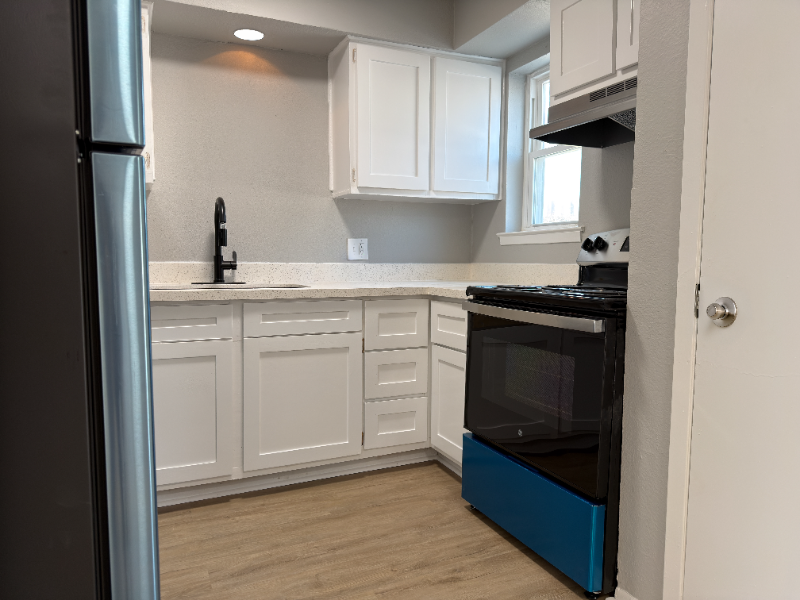 Baytown Apartment: 301 Tri City Beach Dr