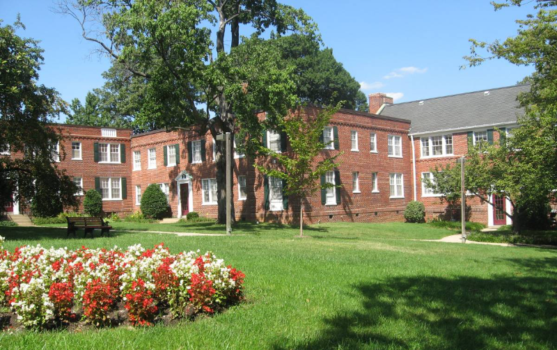 Arlington Condo: 1728 N Queens Ln