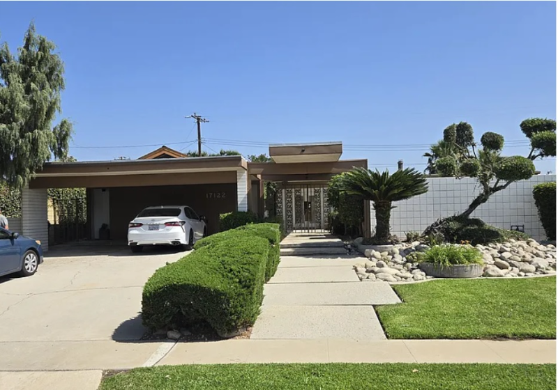 Fontana House: 17122 Manzanita Dr
