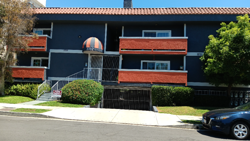 Culver City Apartment: 3352 Oakhurst Ave