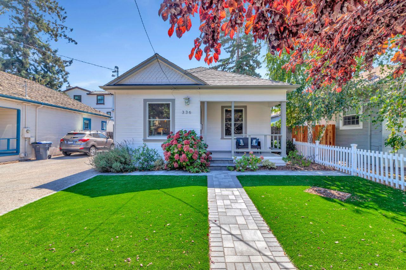 SUNNYVALE House: 336 E WASHINGTON AVE