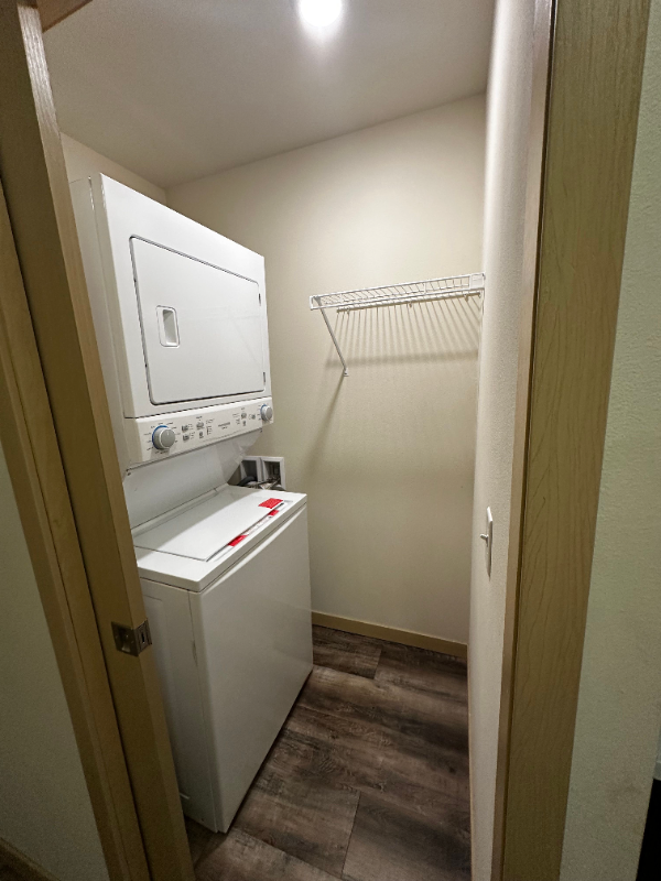 Sun Prairie Apartment: 1174 Stonewood Crossing