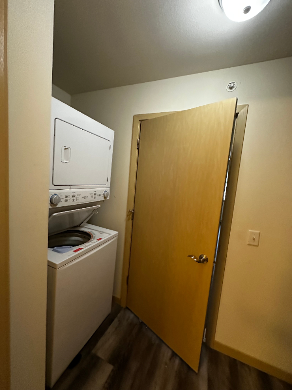 Sun Prairie Apartment: 1174 Stonewood Crossing