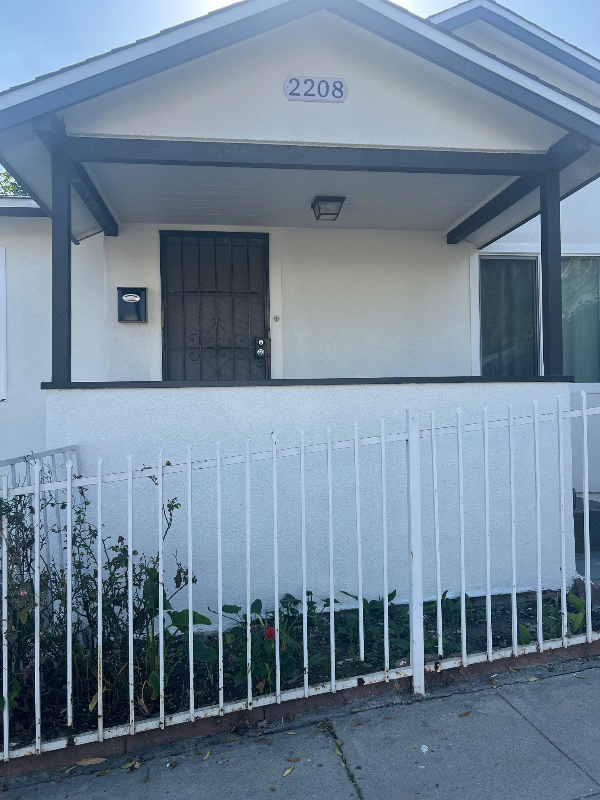 Los Angeles House: 2208 Kent St