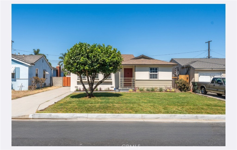 Downey House: 13203 Lakewood Blvd