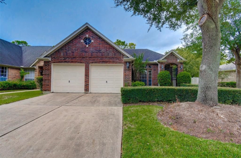Houston House: 1706 Fantasy Woods Dr