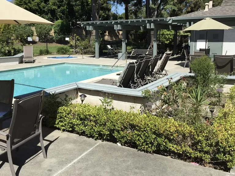 Fremont Condo: 40425 Chapel Way