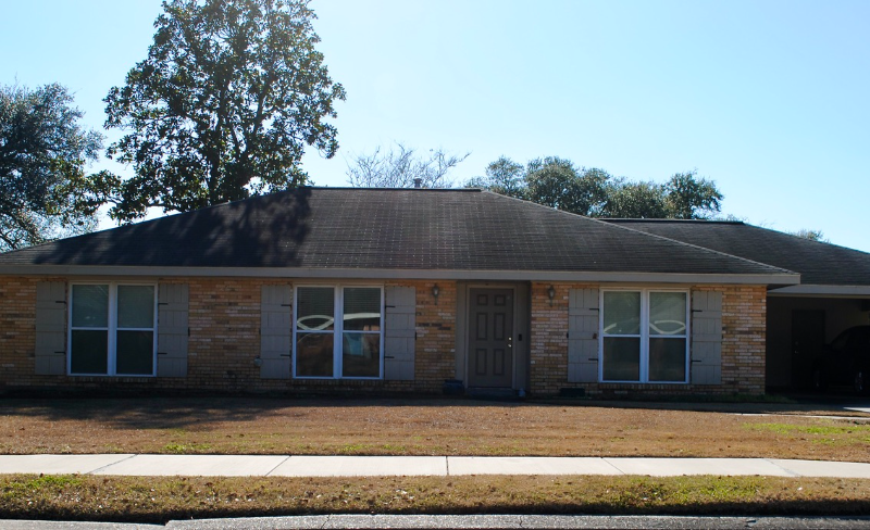 Lafayette House: 420 Kim Drive