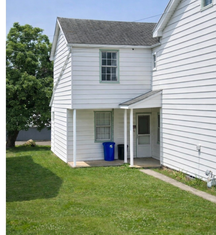 Shippensburg Apartment: 200 1/2 S Penn St