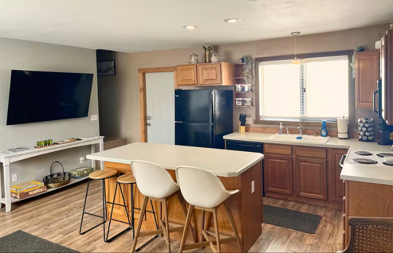 Butte Multiplex: 411 West Quartz Street