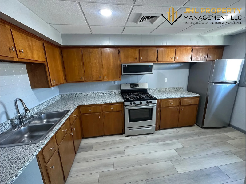 Fall River Apartment: 67 Boutwell St